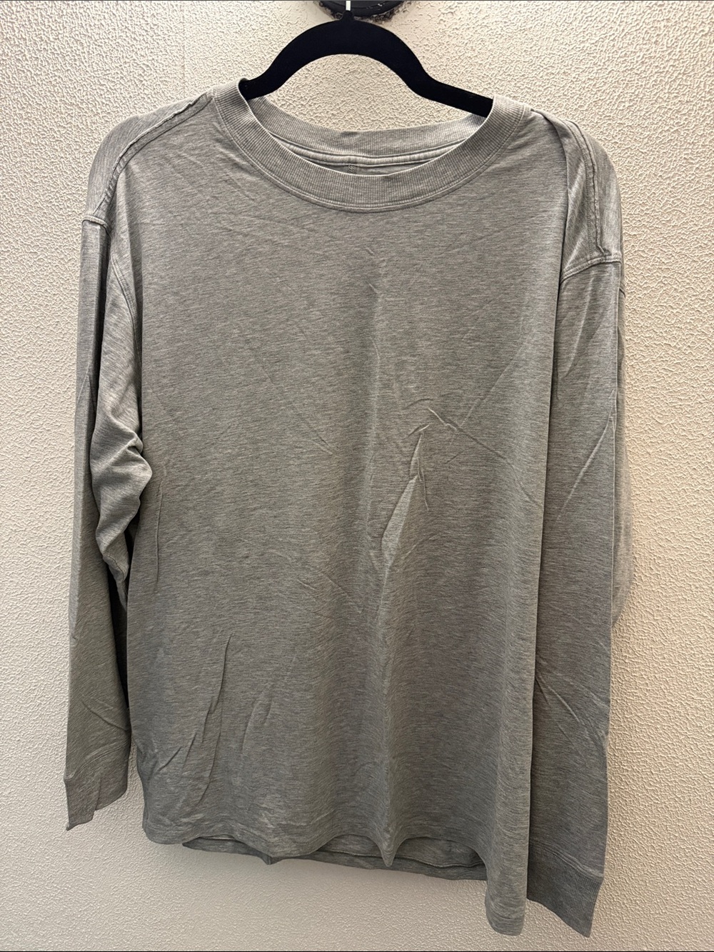 lululemon athletica Long Sleeve Crew in Light Gray